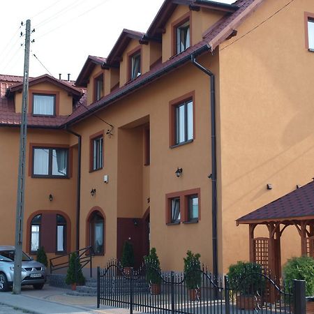 Zajazd Bachus Dabrowa Gornicza Exterior photo