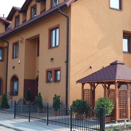 Zajazd Bachus Dabrowa Gornicza Exterior photo