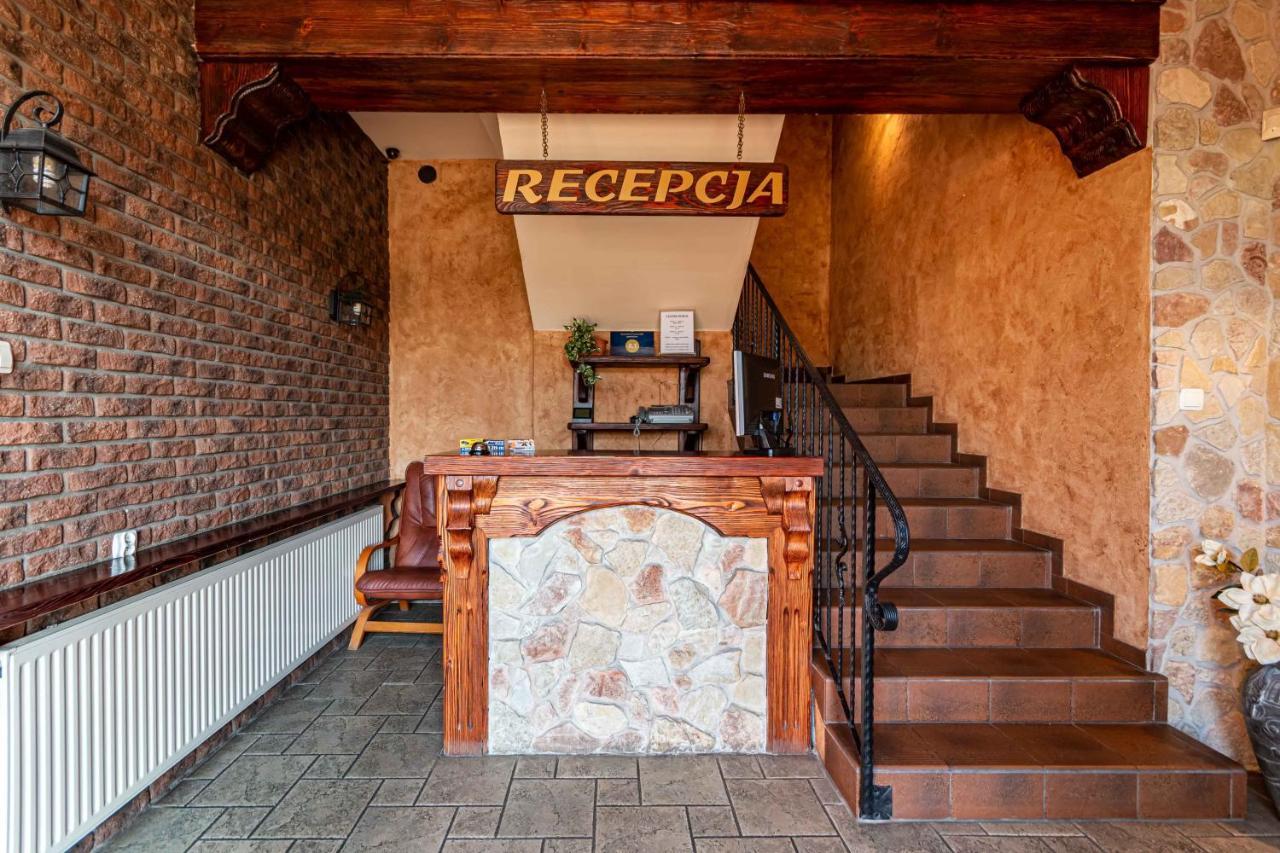 Zajazd Bachus Dabrowa Gornicza Exterior photo